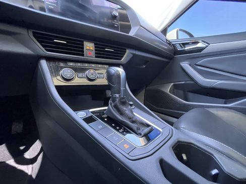 Used 2019 Volkswagen Jetta SEL Premium FWD image 30