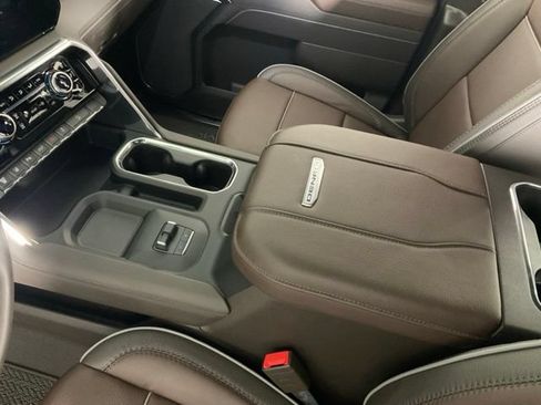 Used 2025 GMC Sierra 2500 Denali w/ Max Trailering Package AWD/4WD image 29