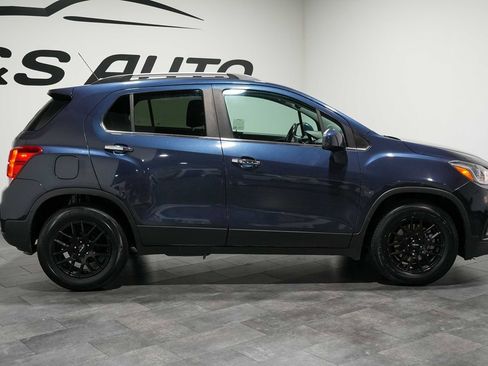 Used 2018 Chevrolet Trax LT w/ LT Convenience Package FWD image 8