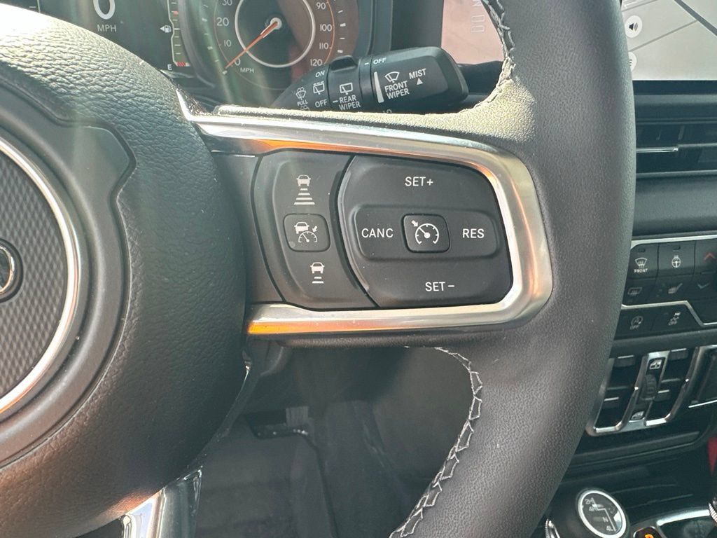 Used 2026 Jeep Wrangler Unlimited Sahara AWD/4WD image 18