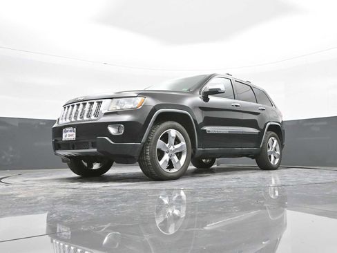 Used 2011 Jeep Grand Cherokee Overland Summit image 48