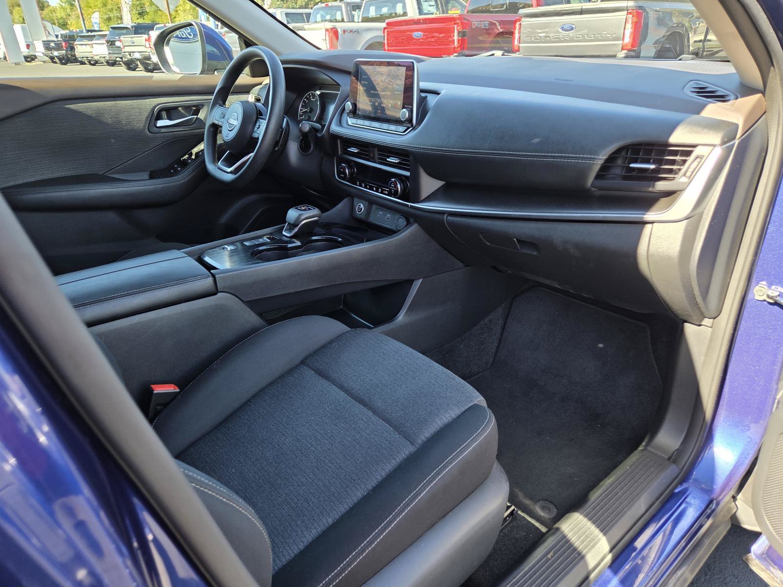 Used 2023 Nissan Rogue SV FWD image 21