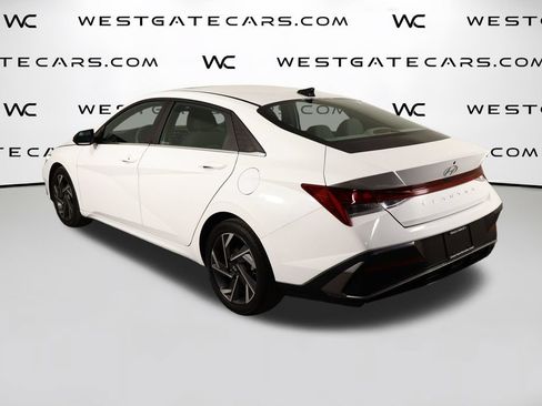 Used 2025 Hyundai Elantra SEL FWD image 46