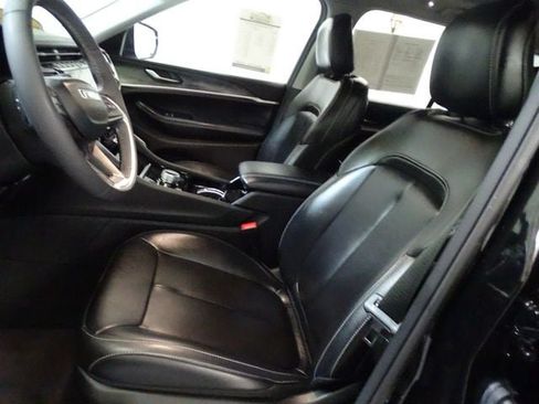 Certified 2023 Jeep Grand Cherokee 4WD 4xe image 2
