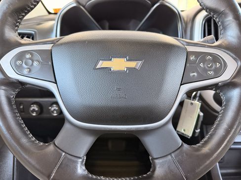 Used 2019 Chevrolet Colorado LT AWD/4WD image 9