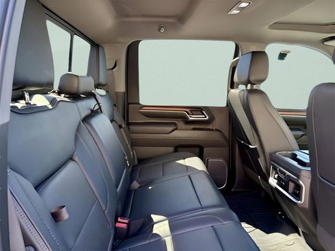 Used 2024 GMC Sierra 2500 Denali w/ Technology Package image 25