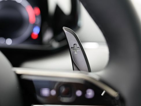 New 2025 Aston Martin V8 Vantage Coupe image 36