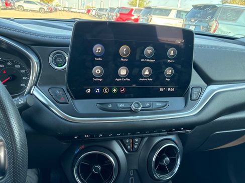 Used 2025 Chevrolet Blazer LT FWD image 11