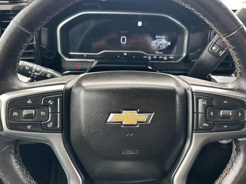 Used 2022 Chevrolet Silverado 1500 LT AWD/4WD image 23