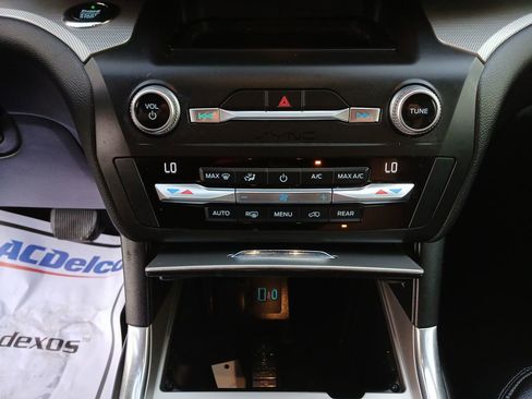 Used 2020 Ford Explorer XLT w/ Equipment Group 202A image 36