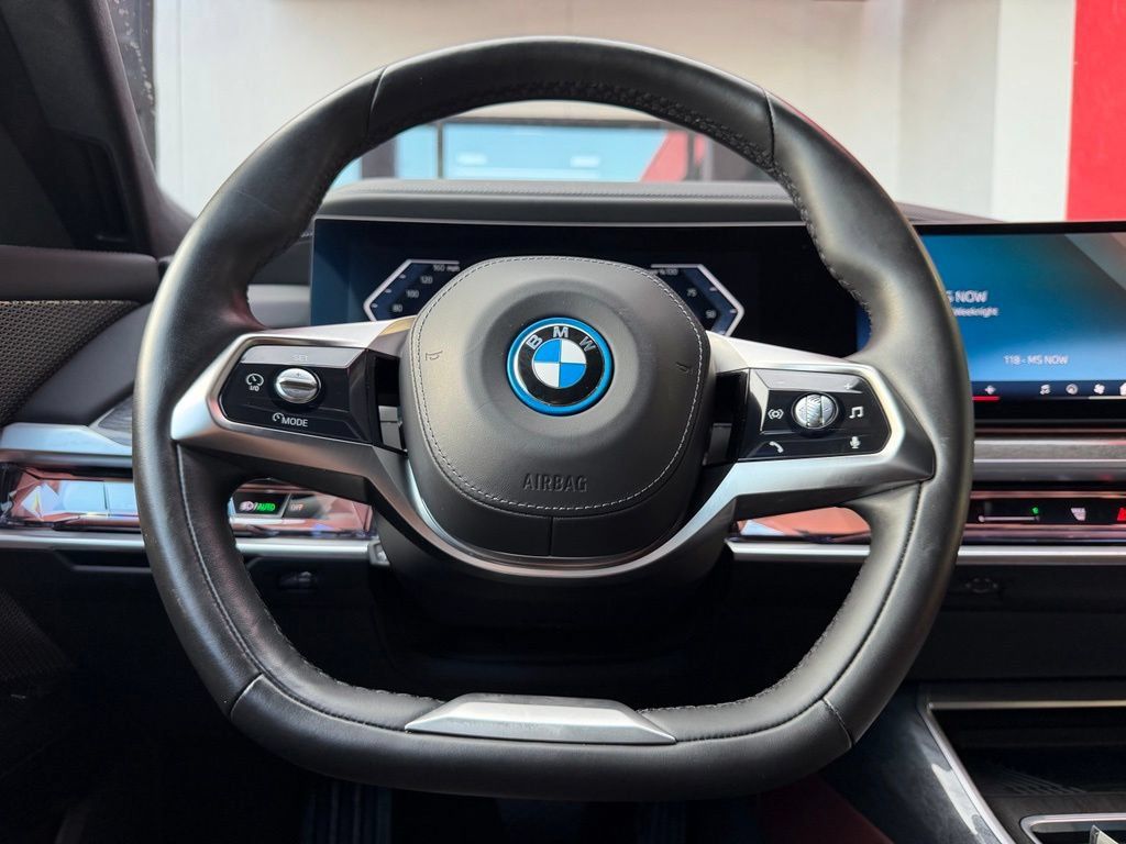 Used 2023 BMW i7 xDrive60 AWD/4WD image 15
