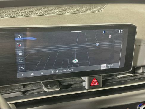 Used 2025 Kia Carnival FWD image 21
