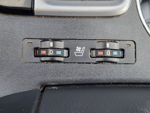 Used 2017 Toyota Highlander Limited image 33