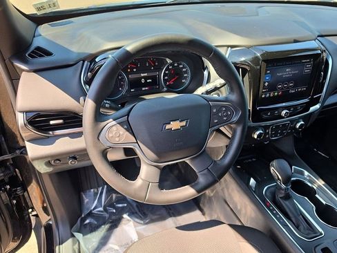 Used 2023 Chevrolet Traverse LT AWD/4WD image 9