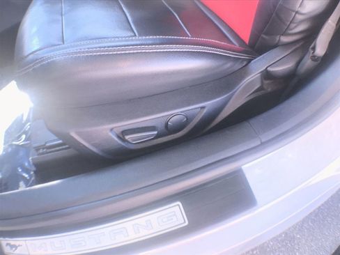 Used 2020 Ford Mustang Premium image 13