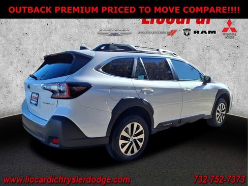 Used 2024 Subaru Outback Premium AWD/4WD image 2