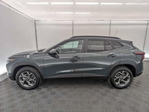 New 2026 Chevrolet Trax LT w/ Driver Confidence Package FWD image 3