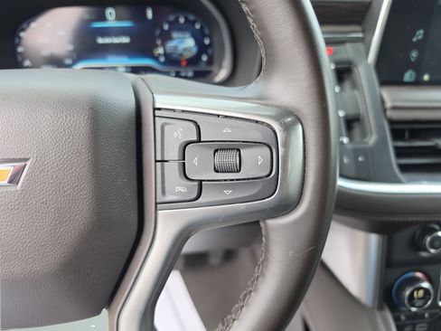 Used 2024 Chevrolet Suburban LT RWD image 32