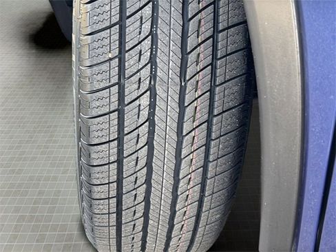 Used 2023 Nissan Rogue SV image 11