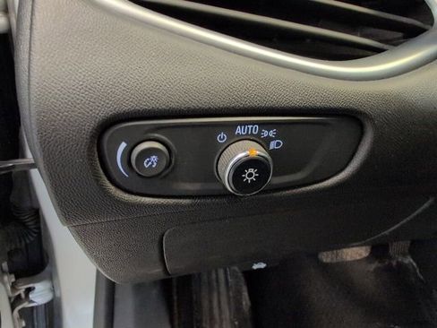 Used 2022 Chevrolet Malibu LT FWD image 17