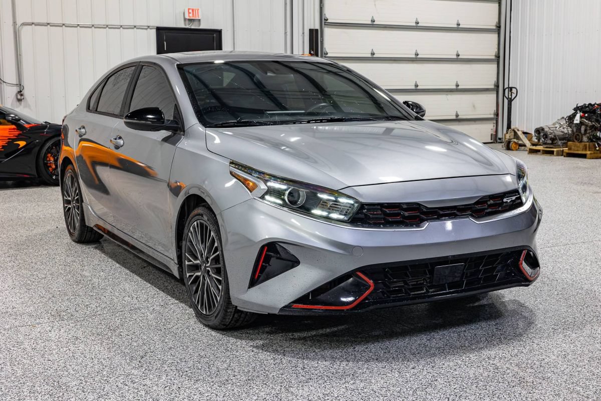 Used 2024 Kia Forte GT-Line w/ GT-Line Premium Package FWD image 4