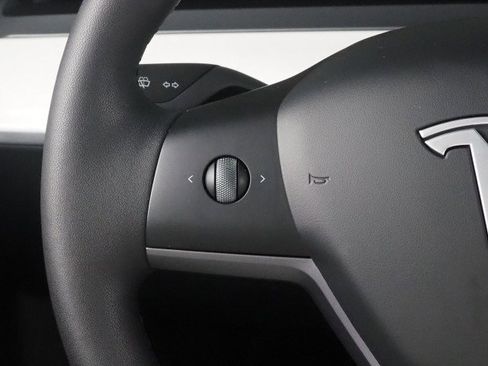 Used 2025 Tesla Model Y Long Range image 21