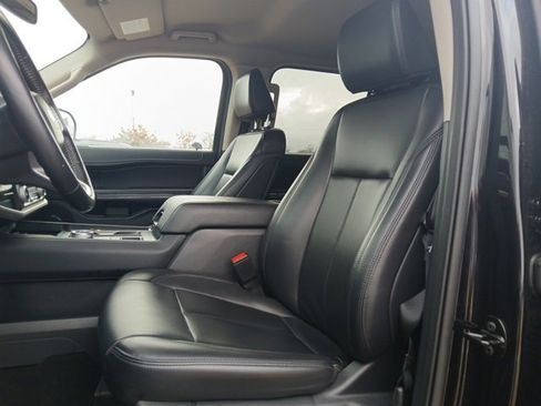Used 2024 Ford Expedition Max XLT image 8