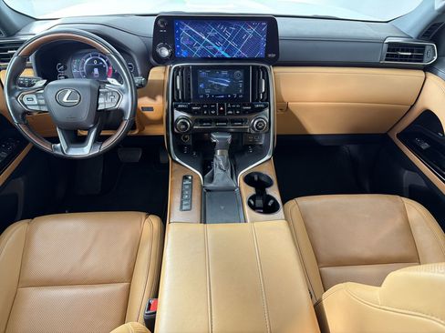 Used 2023 Lexus LX 600 4WD w/ Luxury Package image 17