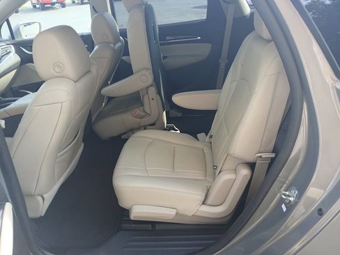 Used 2019 Buick Enclave Essence FWD image 10