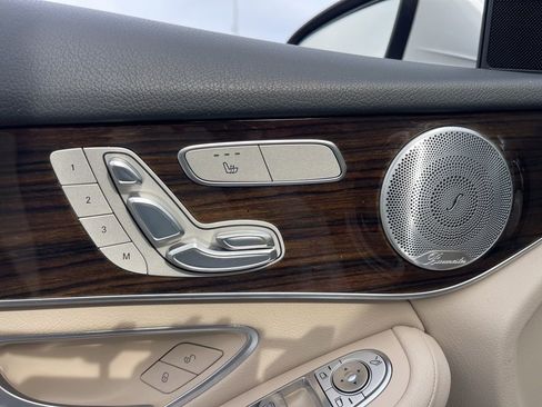 Used 2017 Mercedes-Benz GLC 300 4MATIC image 19