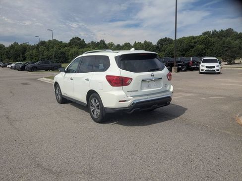 Used 2020 Nissan Pathfinder SV AWD/4WD image 3
