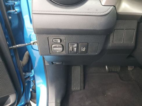 Used 2017 Toyota RAV4 LE image 30