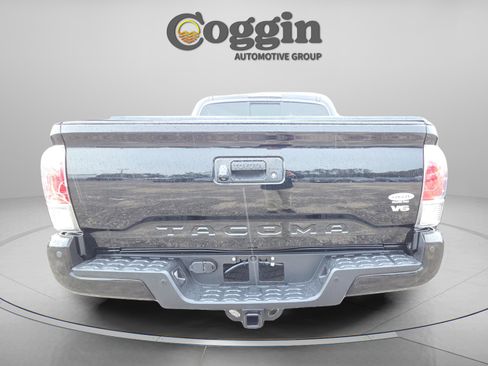 Used 2016 Toyota Tacoma Limited image 7