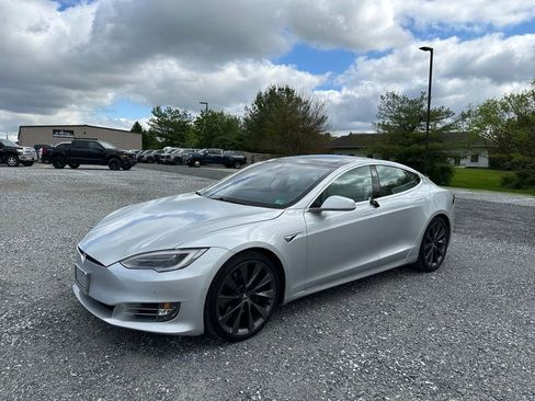 Used 2018 Tesla Model S 75D AWD/4WD image 2