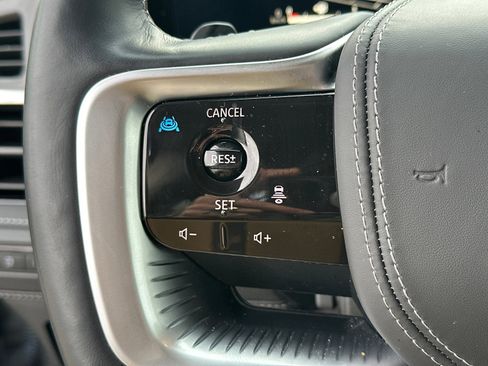 Used 2025 INFINITI QX80 Sensory image 28