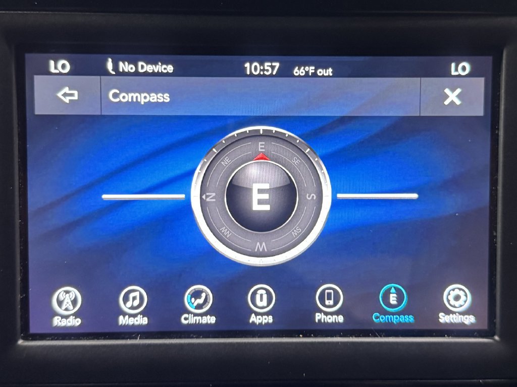 Used 2020 Chrysler Pacifica Touring w/ S Appearance Package FWD image 37