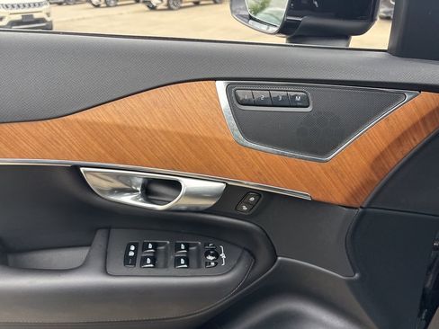 Used 2023 Volvo XC90 B6 Plus w/ Protection Package Premier image 17