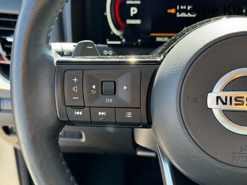 Used 2021 Nissan Rogue Platinum image 18