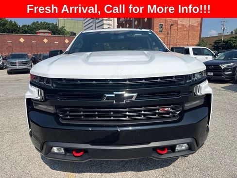 Used 2021 Chevrolet Silverado 1500 LT Trail Boss w/ LPO, Dark Essentials Package AWD/4WD image 2