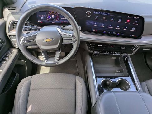 Used 2025 Chevrolet Tahoe LS RWD image 14