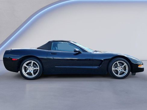 Used 2002 Chevrolet Corvette Convertible w/ Preferred Equipment Group2 RWD image 2
