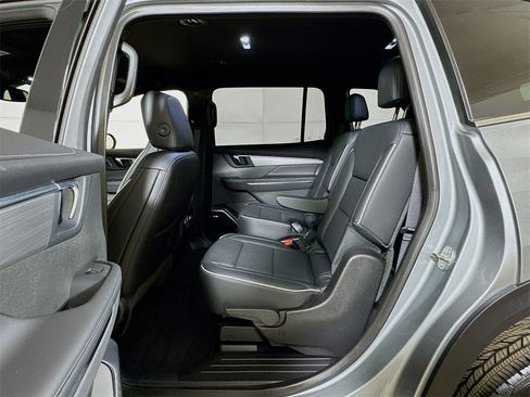 Used 2025 Buick Enclave Preferred image 23