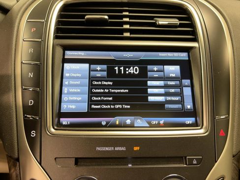 Used 2016 Lincoln MKX Reserve w/ Luxury Package image 25