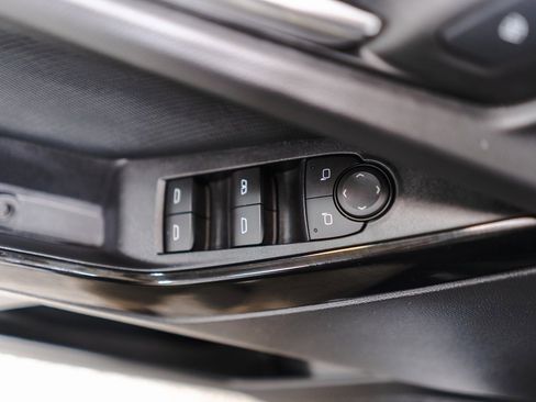 Used 2025 Chevrolet Equinox LT image 26