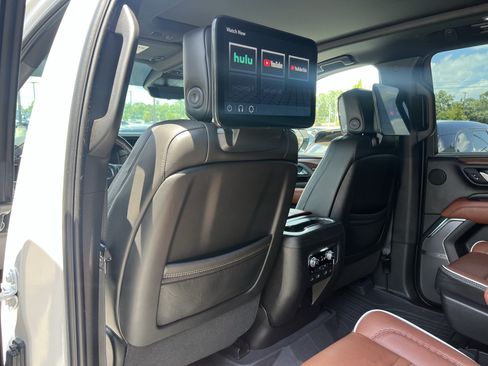 Used 2023 GMC Yukon XL Denali Ultimate AWD/4WD image 30