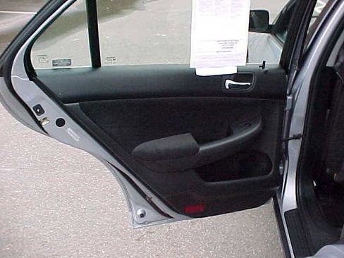 Used 2004 Honda Accord LX image 13