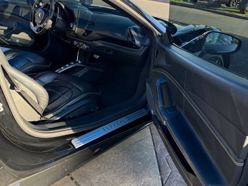 Used 2018 Ferrari 488 Spider RWD image 16