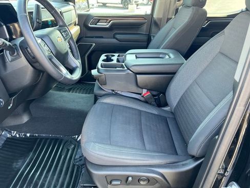Certified 2022 Chevrolet Silverado 1500 LT AWD/4WD image 11