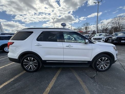 Used 2017 Ford Explorer Platinum image 10