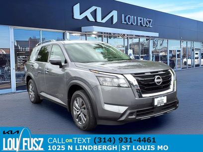 Used 2024 Nissan Pathfinder SV w/ SV Premium Package